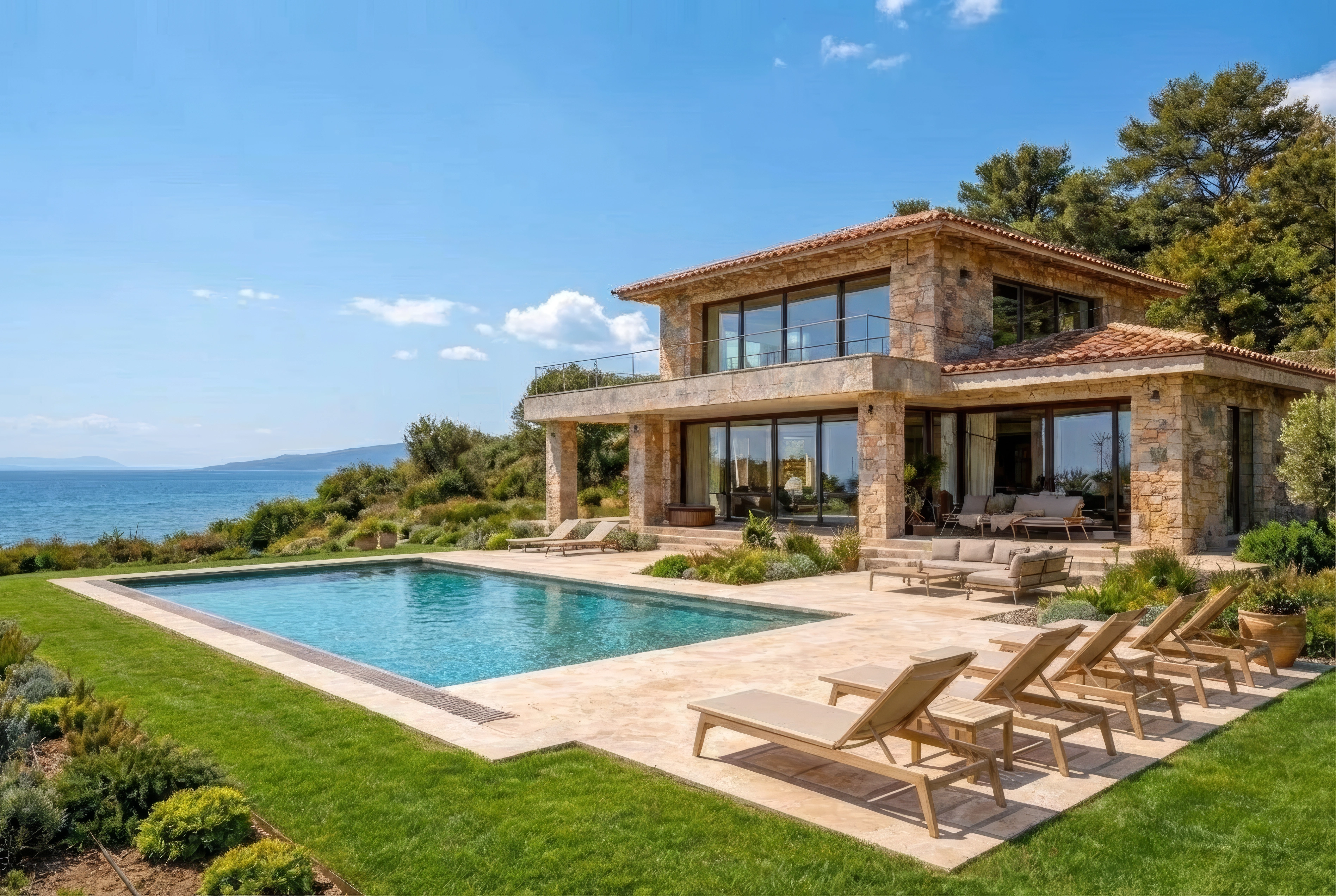 Villa provençale terminée — extérieur jour, vue 3/4 depuis jardin avec piscine